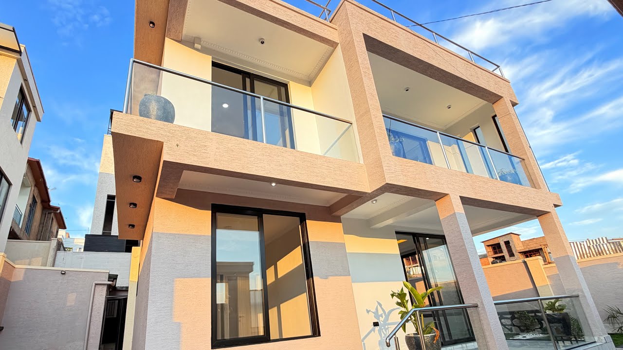 NI MACYE CYANE UKURIKIJE UBWIZA BWAYO,INZU IGURISHWA 