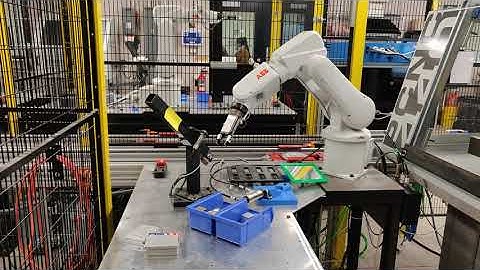 Parts Sort-out by Robot (Niagara College) (MECH-1634)