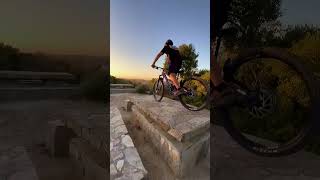 Subiendo bancos #bici #cannondale #trial #trialmtb