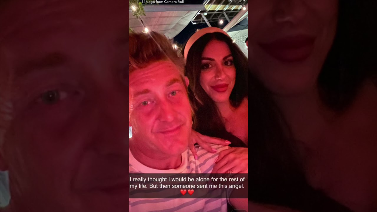 Jason Nash Relationship Details