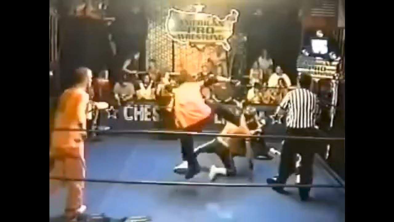 The juvenile delinquents 🆚 Jason Jett & The dragon Nov 2001 American pro wrestling TV tapping