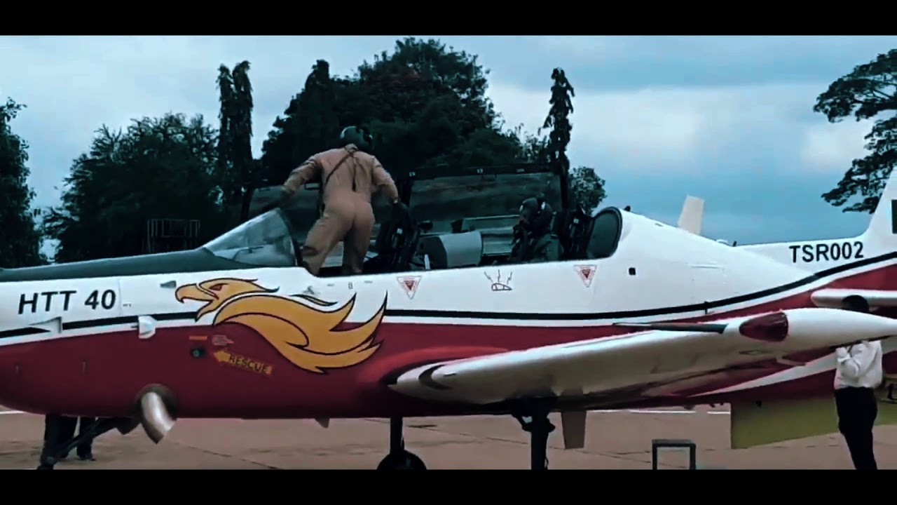 IAF chief Flew HTT-40 for  1 Hours