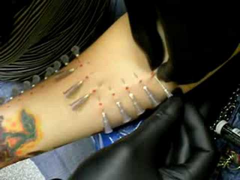 play piercing amber's arm-19 needles