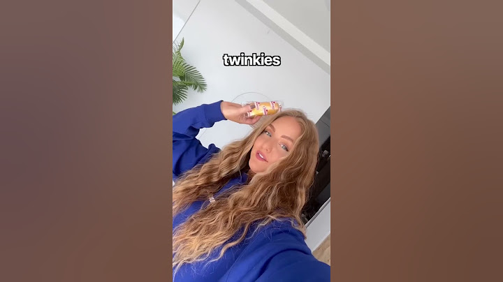 Trying American Candy for the first time 🤢