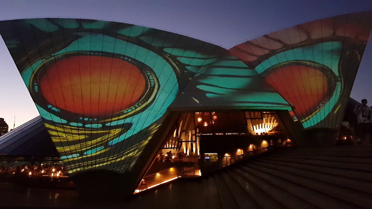 Sydney Opera house light show Dec 24, 2018 YouTube