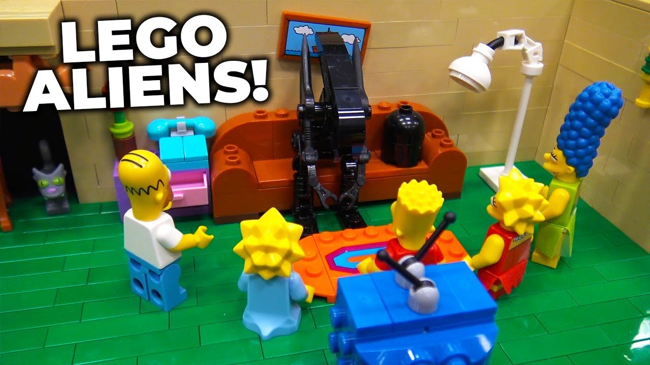 Aliens vs LEGO Minifigures Battles | BrickCon 2019