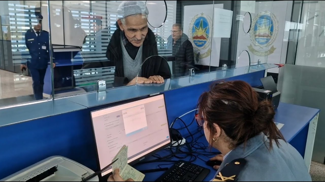 قسنطينة : التطبيقات الجديدة للجمارك الجزائرية تسهل إجراءات عبور المسافرين