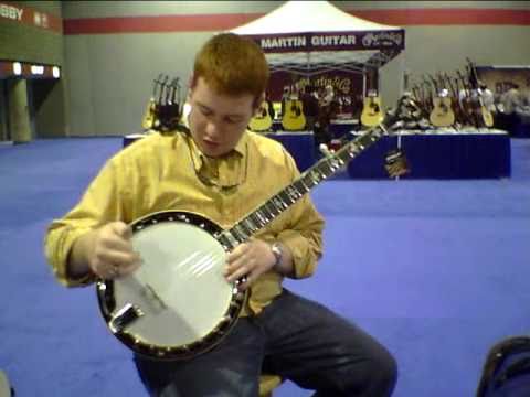 Sullivan Banjo Co. proudly displays the Banjo Hangout Banjo build at IBMA 2010