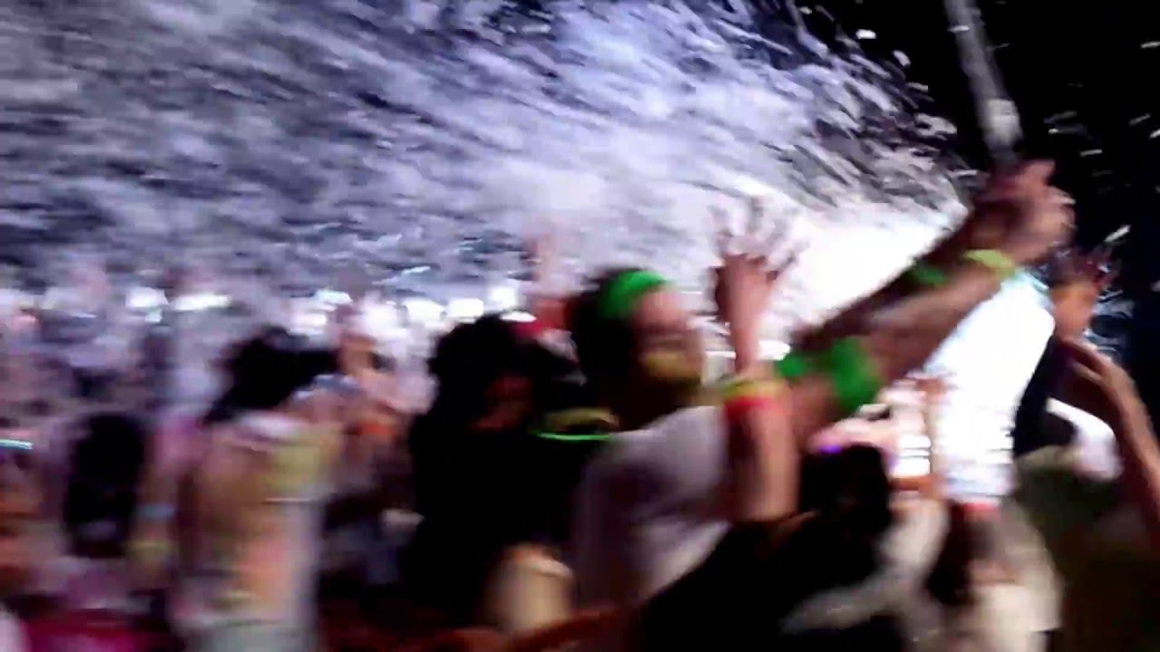 ネオンバブルダッシュ Neon Bubble Dash で泡だらけ Youtube ネオンバブルダッシュ Neon Bubble Dash で泡だらけ Youtube