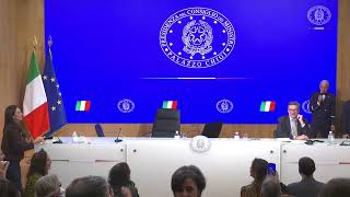 Meloni presents the 2026 budget, then gets up and leaves: \\