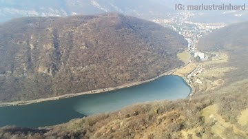 Mountains and lakes - Parrot Anafi cinematic follow me