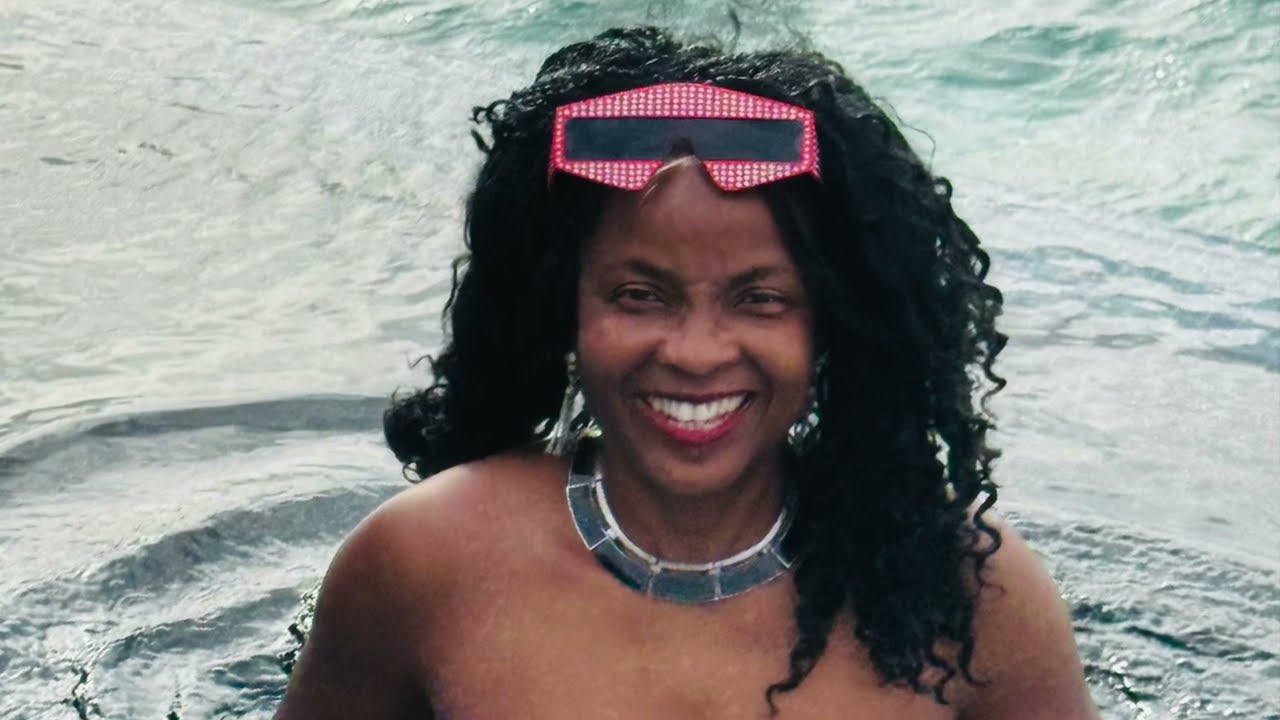 OOTD Sunbathing, Swimming, Relaxing & Bikini Photo Shoot In Maldives | Trip of a  lifetime