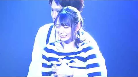 女優のおっぱい揉む