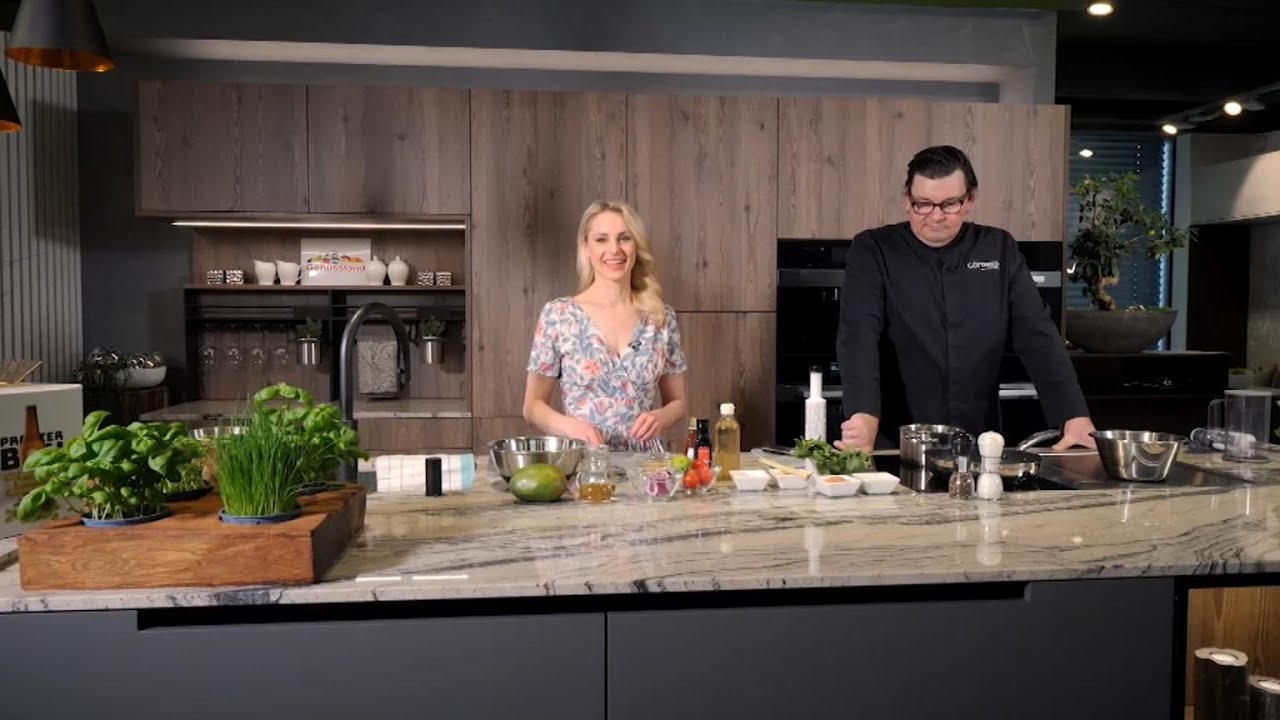 Fruchtiges Frühlingsgericht: Henderl mit Zitronengras