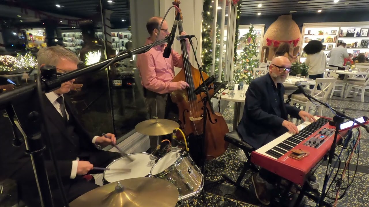 Jingle Bells - Three Left Feet trio - Maddy Rose 12-12-25
