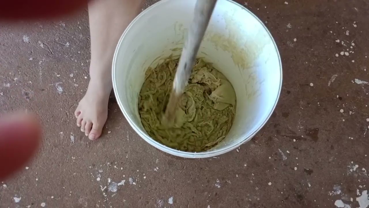 Fizemos sabão líquido de Querosene ( limpa muito bem, piso, carro, moto e etc).