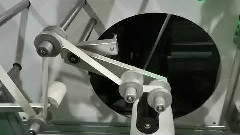 Spooling rewinding machine for finger lift