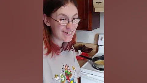 Lori cook's first omelet under extreme pressure !!
