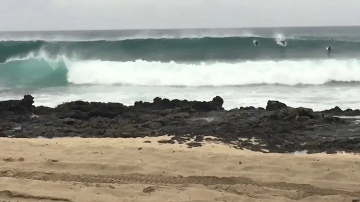 Surfing Hawaii  East Oahu - Erma's