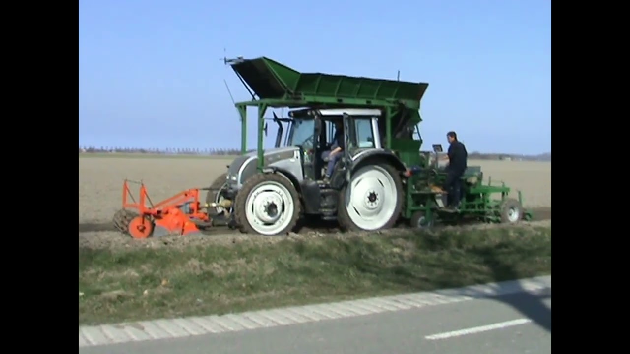 VALTRA AND BULB PLANTER