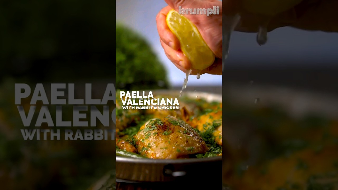 How Paela valenciana with rabbit and chicken recipe😋 is made.