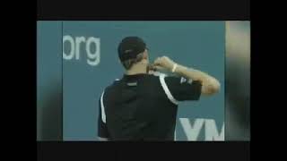 Federer Returns a 140 mph Roddick Serve