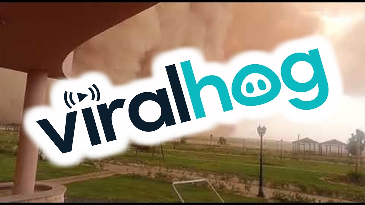 Giant Sandstorm Sweeping Over Egypt || ViralHog