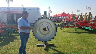 'n Plat Pivotwiel op NAMPO 2024 by Agripieces SA. Hoekom kort jy so een?