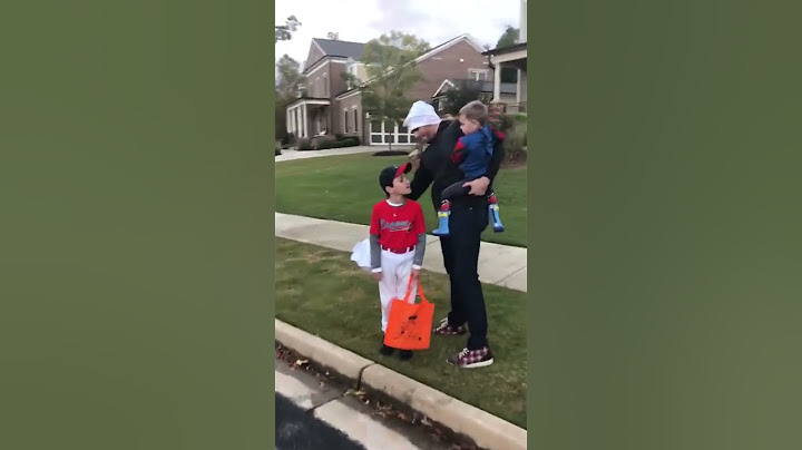 Remember that time Freddie Freeman met a kid dressed as him for Halloween … 🤣 (via Chelsea Freeman)