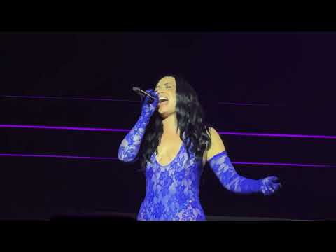 Demi Lovato - In Case Live From It’s Not that Deep Tour in São Paulo