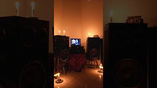 Warm in my room cause I had brother from Alice in Chains. #aliceinchains #mtvunplugged #audioroom