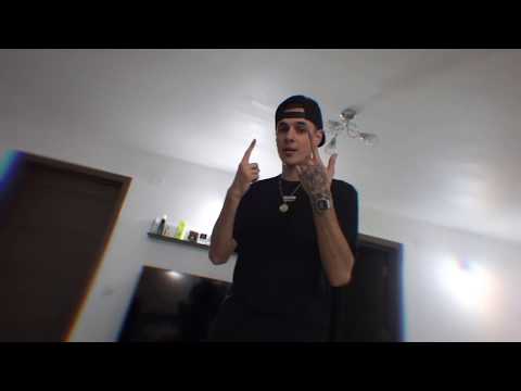 Alex Iulian - 2 MILI INTR-UN BAG (Official Video) - Alex Iulian - 2 MILI INTR-UN BAG (Official Video)