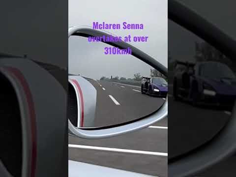 McLaren Senna overtakes Ford GT at over 310 kmh