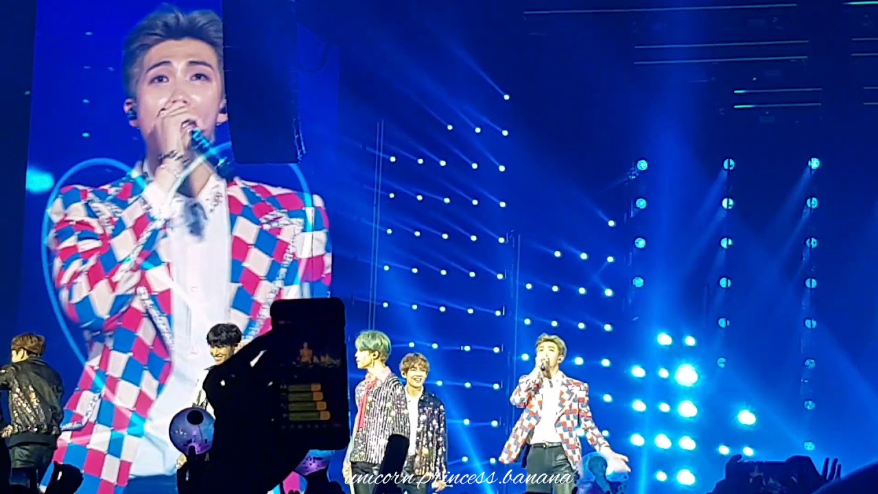 BTS - Love / DNA - Love Yourself Tour Berlin 17/10/2018