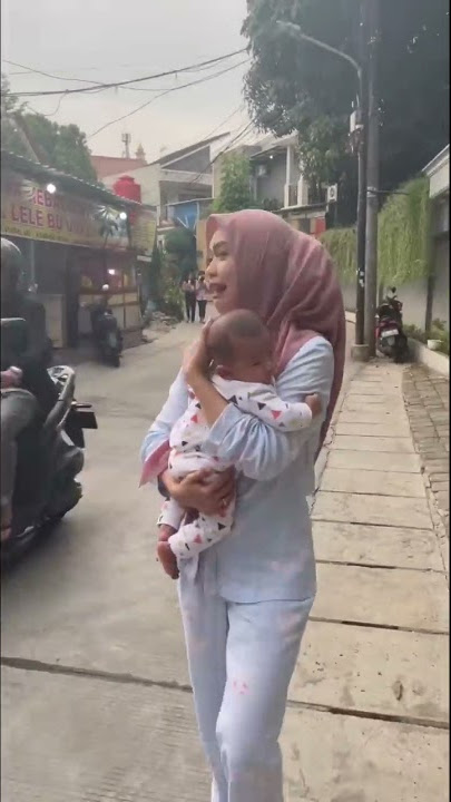 MOANA NANGIS TERUS MINTA TURUN..