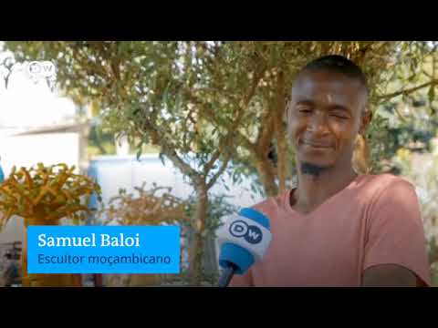 Mestre Baloi, o contador de histórias com pedaços de madeira de Moçambique