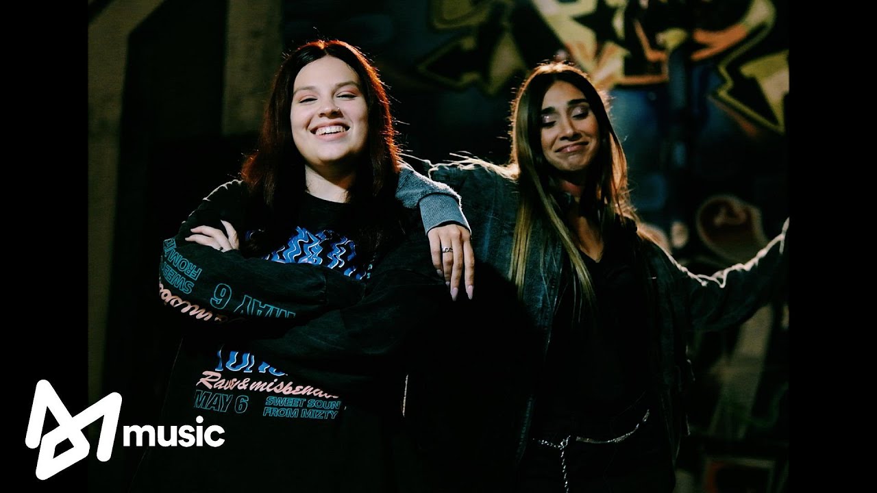 Watch Maca Andrés, Cintia Aldana - Aparentando (Official Video) on YouTube Watch Maca Andrés, Cintia Aldana - Aparentando (Official Video) on YouTube
