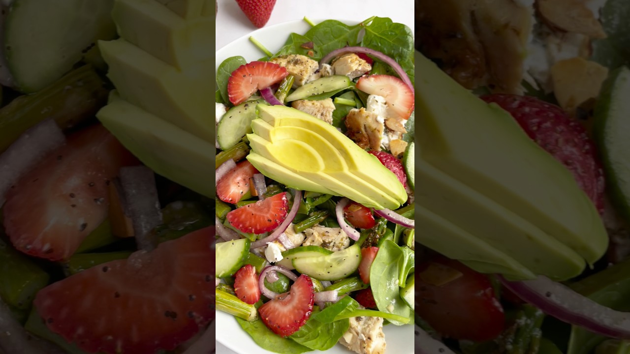 Strawberry Spinach Mason Jar Salad - Eating Bird Food