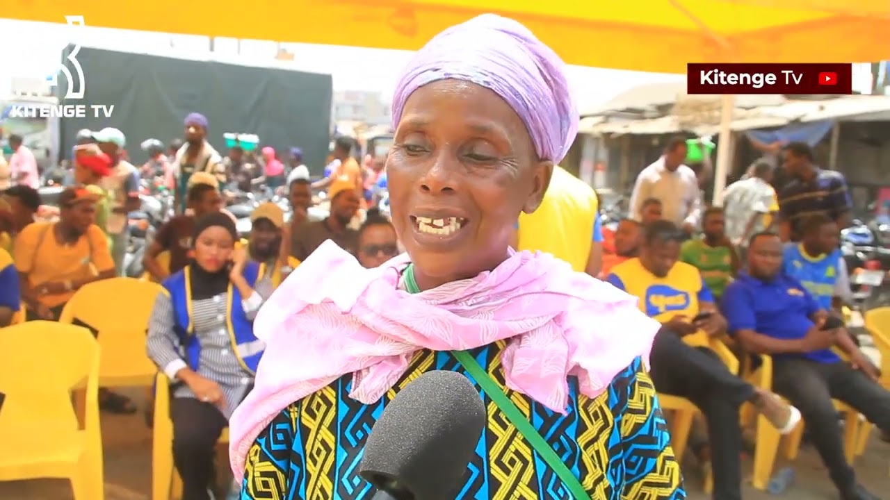 TAZAMA WAJANJA WA MBAGALA WALIVYOSHINDANA KUGOMBANIA HELA KWENYE CHUMBA KIDOGO