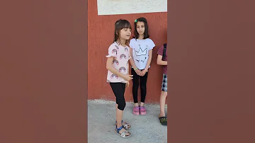 الطفلة مليكة عم تقلد خالو أشرف 