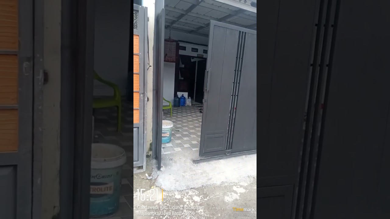 Alhamdulilah terpasang pintu dorong risplang motif kayu item dopp. #rumahminimalis WA.083893773737