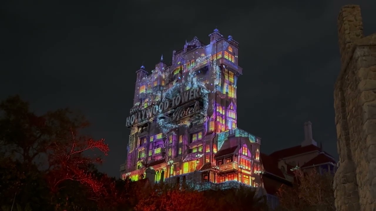 Hollywood Studios - Sunset Seasons Greetings - Mickey's Christmas Carol - 12/16/2025 - 4k