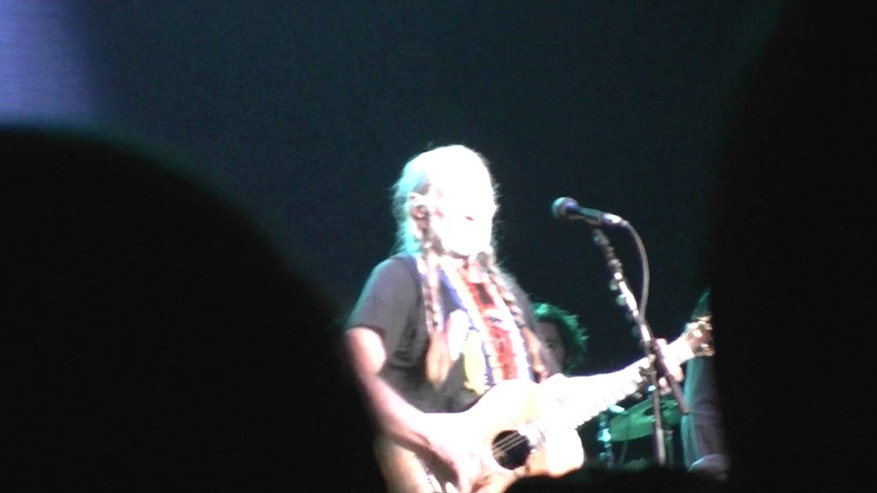 Willie Nelson Jambalaya (On The Bayou) 12/7/12 YouTube
