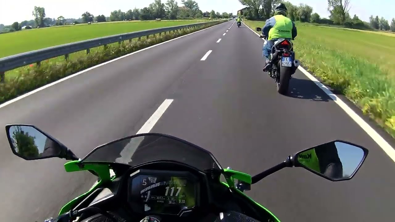 トゥッティ ZX-4RR the perfect bike - YouTube