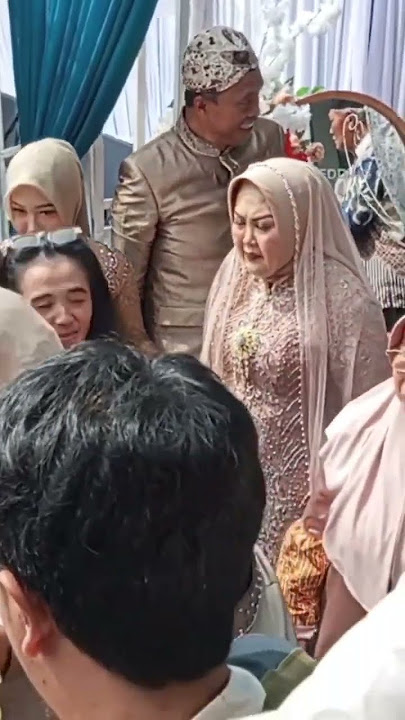 #acarapernikahan #saweran #adatsunda #meriah #semuaorang #menunggu wurawur saweran #gais #heboh