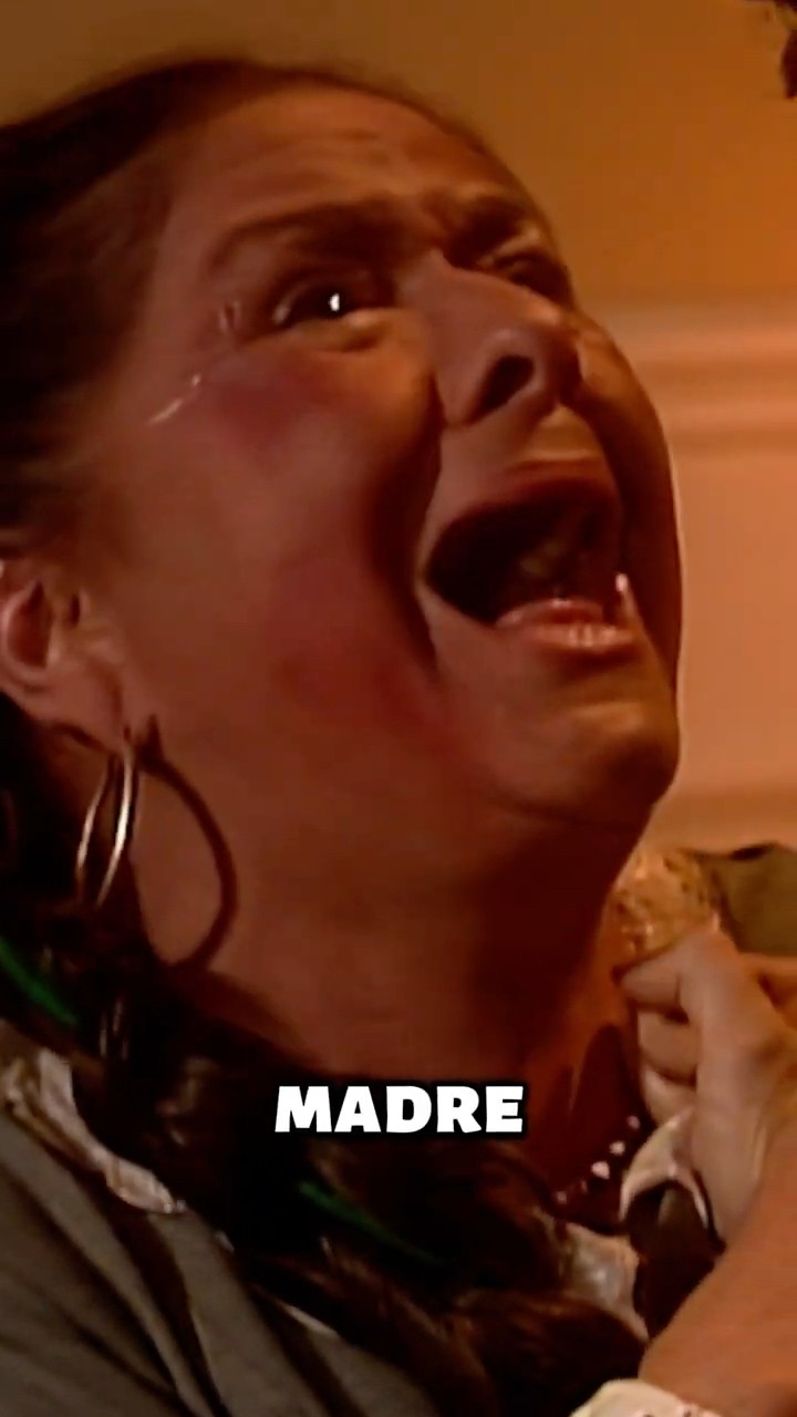 ¡Yo soy tu madre! ??? #MaríaLaDelBarrio #SorayaMontenegro #ItatíCantoral #shorts #tln