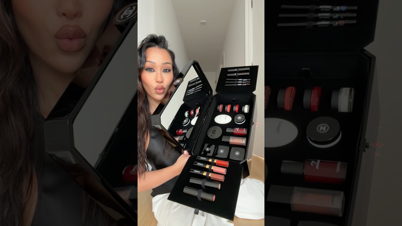 Unboxing my dream makeup case from Chanel Beauty 🖤 #makeup - YouTube
