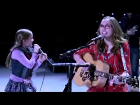 Nashville - Lennon et Maisy Stella - Ho Hey (The Lumineers)