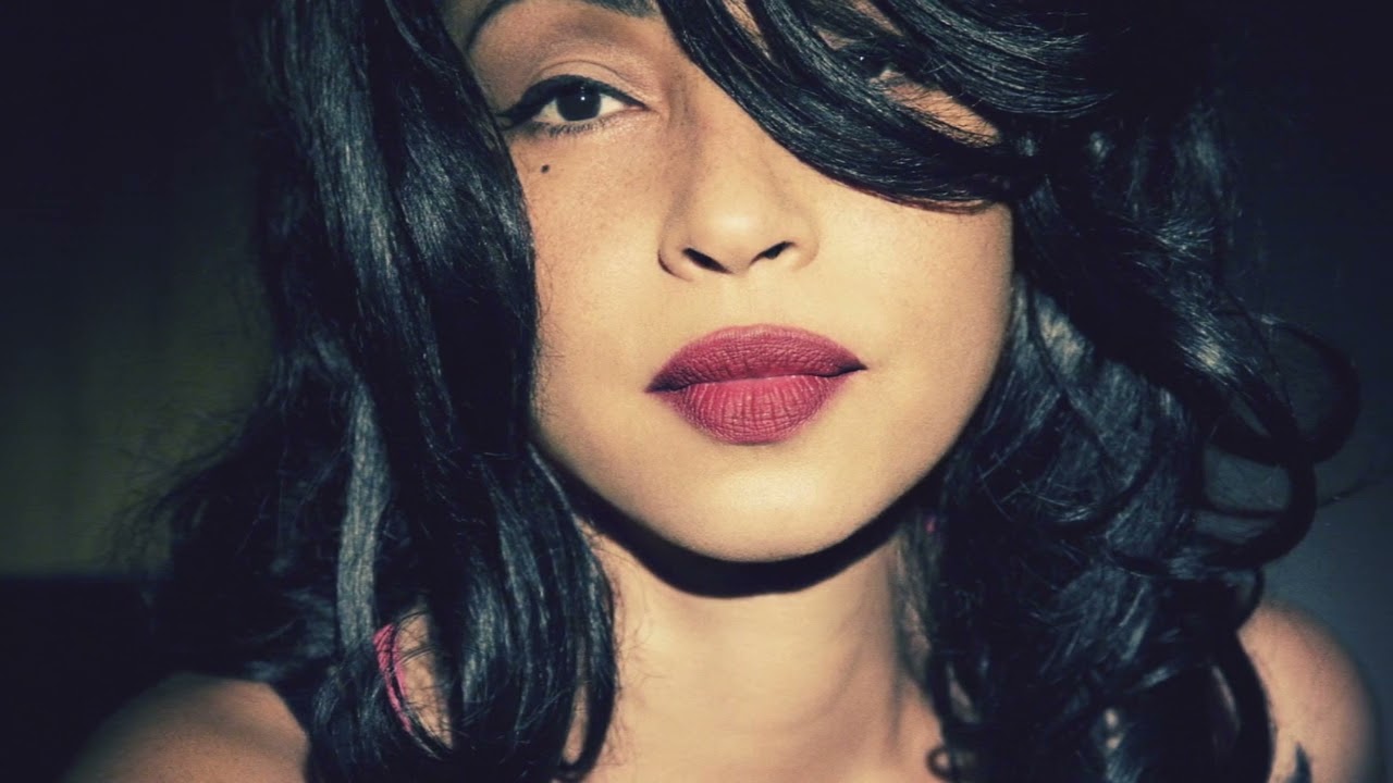 Sade -- Smooth Operator (40th Anniversary) - YouTube