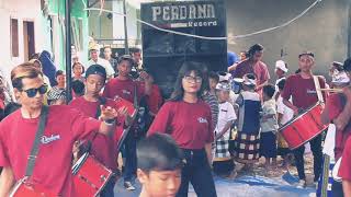 kecil mungil bergoyang bersama perdana